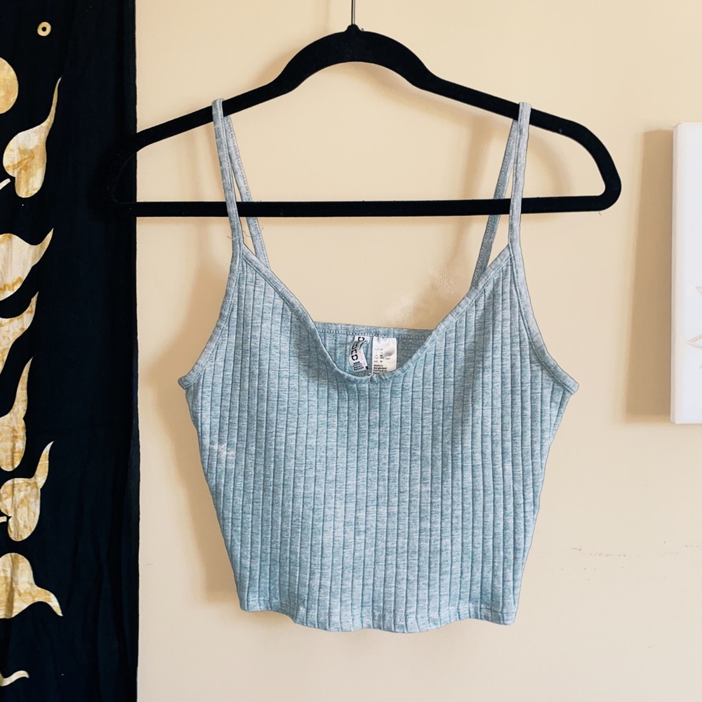 grey cropped tank top